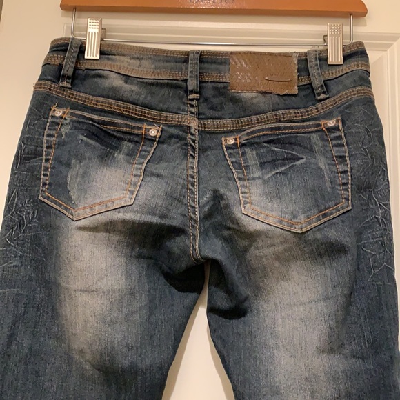 Dollhouse distressed jean - Picture 4 of 5